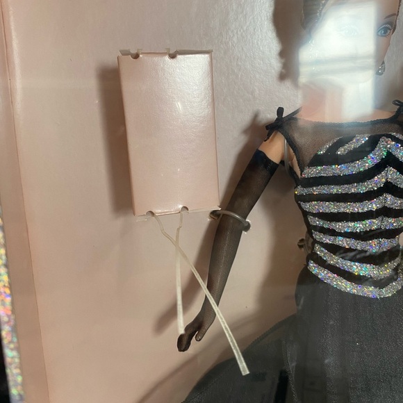 Barbie 40th Anniversary Doll Collector Edition - Picture 9 of 10